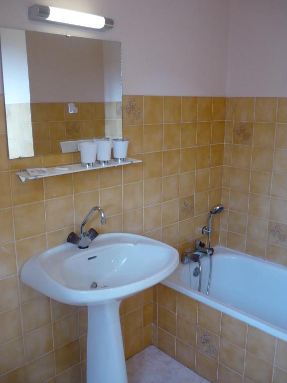 Le Miramont Bed & Breakfast Orincles Rom bilde